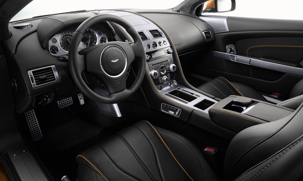 Aston Martin Virage (Automático)